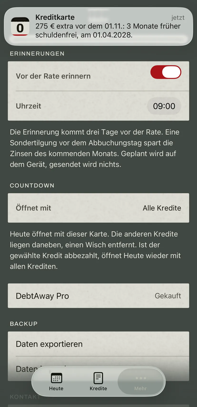 Eine Mitteilung der App zur Kreditkarte: ein Betrag extra vor dem nächsten Abbuchungstag und das Datum, an dem du dann schuldenfrei bist. Darunter die Einstellung für Erinnerungen mit der Uhrzeit.