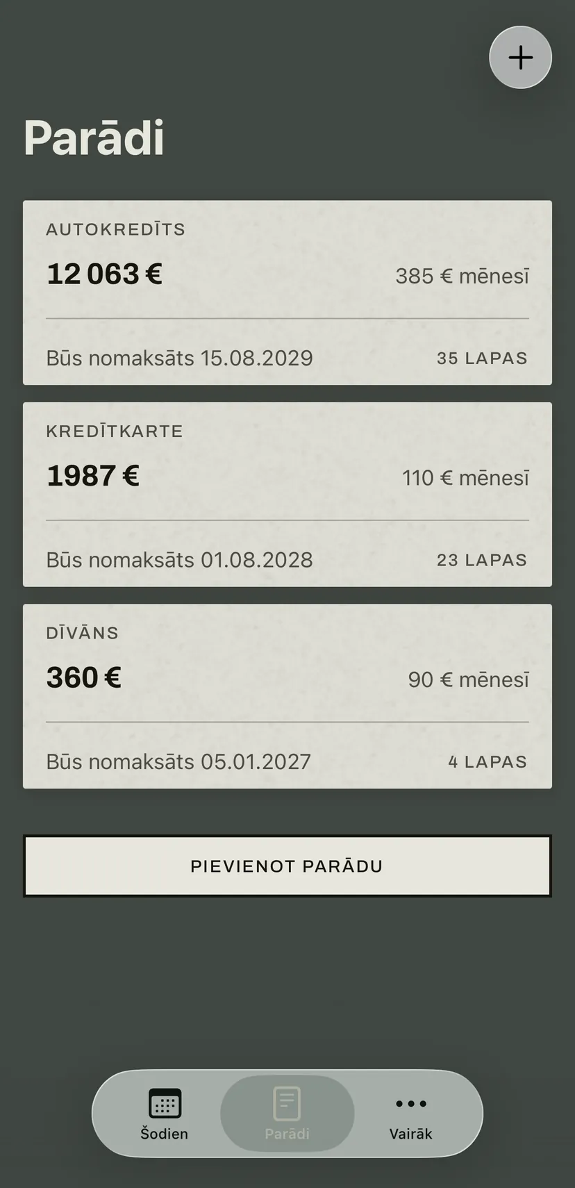 Parādu saraksts: autokredīts, kredītkarte un pirkums uz nomaksu, katram atlikums, ikmēneša maksājums, datums un blokā atlikušās lapas.