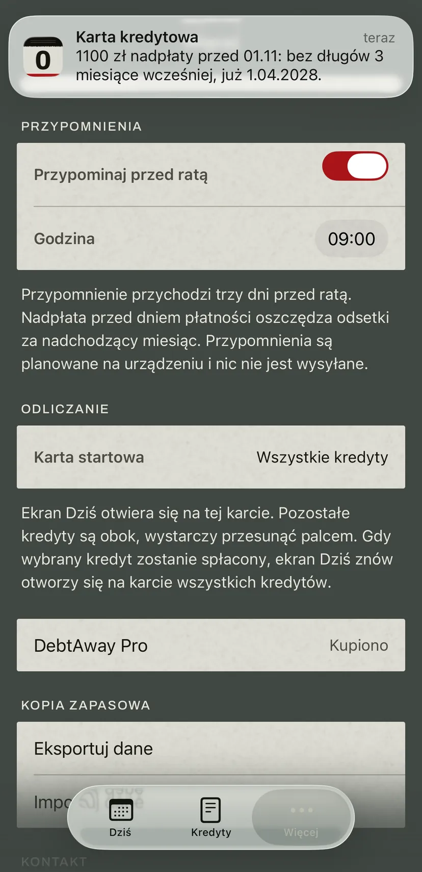 Powiadomienie aplikacji o karcie kredytowej: dodatkowa kwota przed najbliższym terminem płatności i data, od której wtedy będziesz bez długów. Pod nim ustawienie przypomnień z godziną.